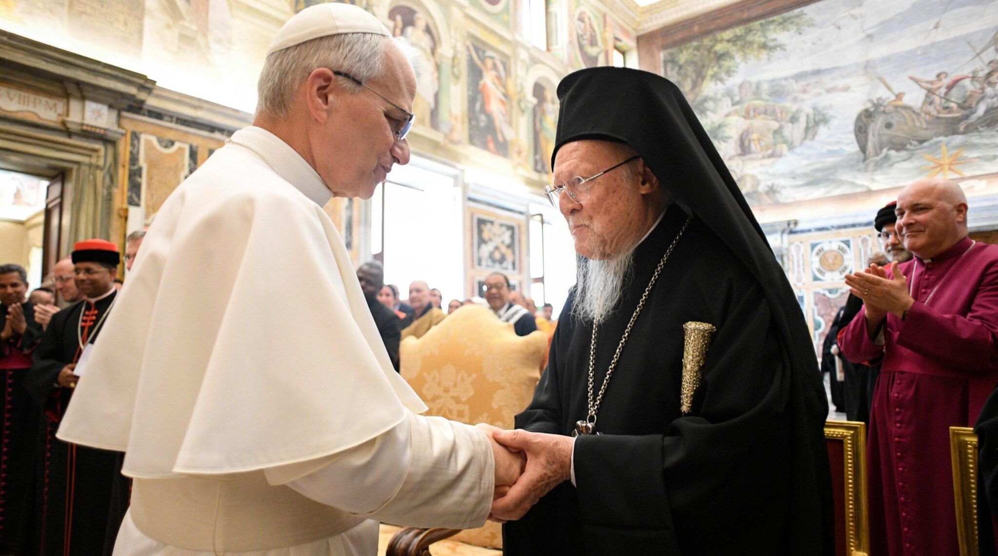 Thượng phụ Đại kết, cùng với Đức Thánh Cha Leo XIV tại Vatican, ngày 19 tháng 5 năm 2025. (Ảnh của CNS, Vatican Media)
